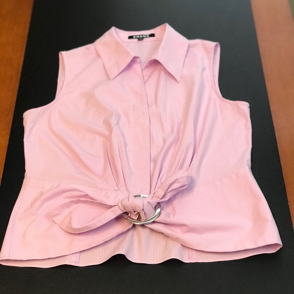Chause sleeveless button down top for women